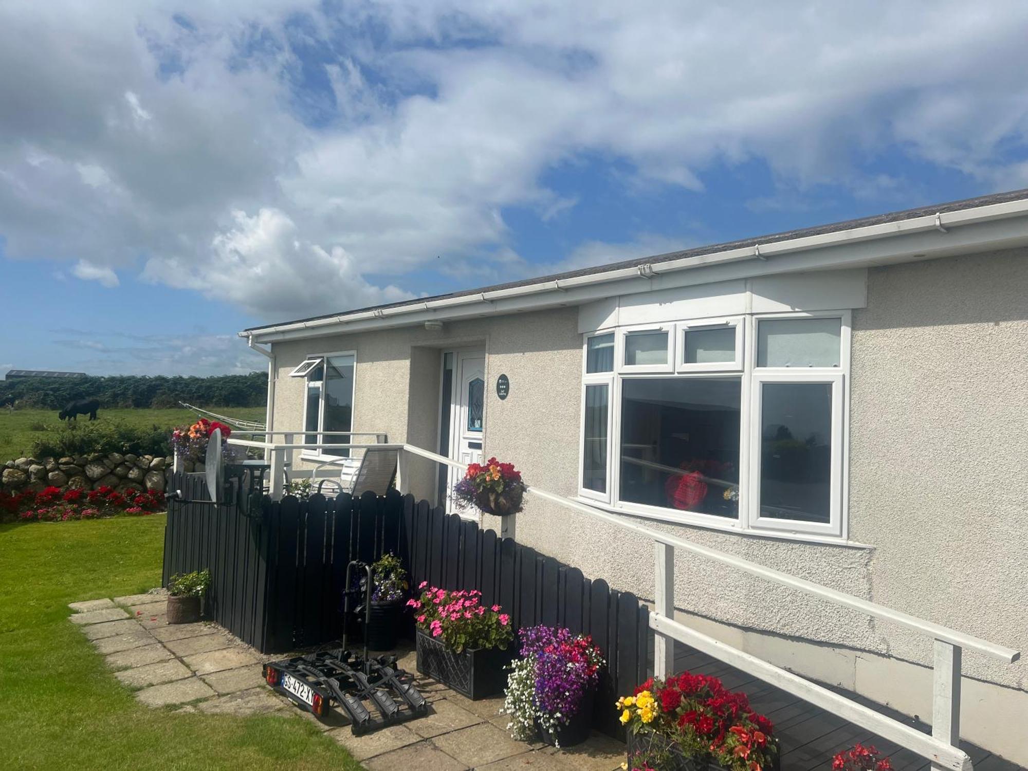 Moneydarragh Cottage With Uninterrupted Mountain And Sea Views- Hot Tub Available For Hire Annalong Extérieur photo